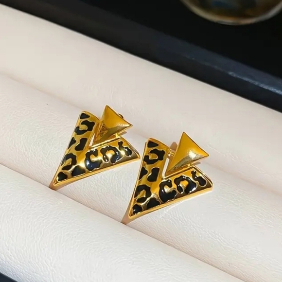 Fashion Earrings V vintage style - Picture 4 of 4